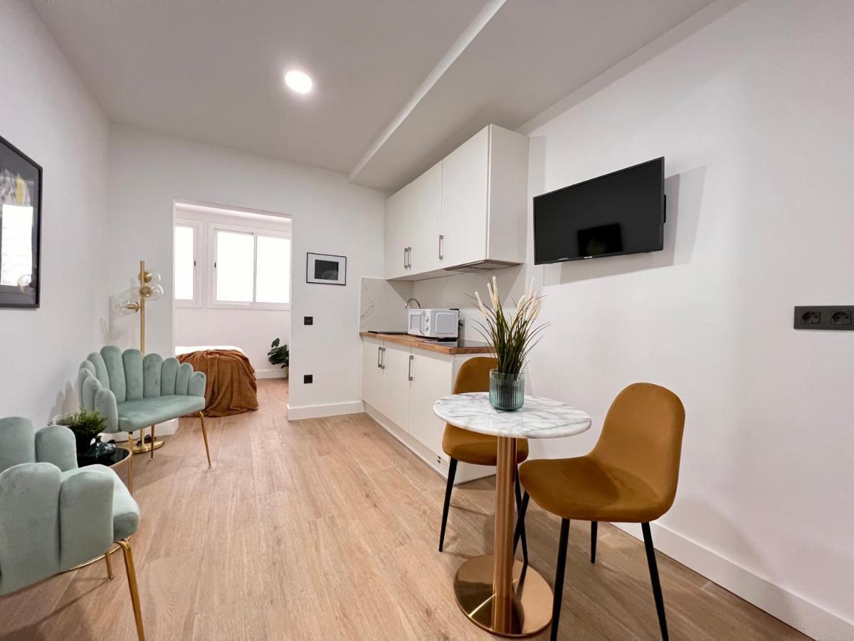 Crysoyle Apartment Barcelona Next To Camp Nou L’Hospitalet de Llobregat Exterior foto